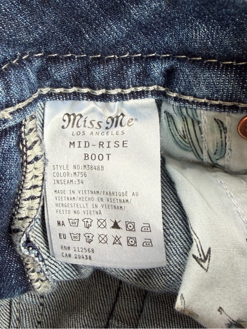 Miss Me Jeans Women Size 28 Mid Rise Boot Cut Embellished Rhinestone  28”x33” - Picture 5 of 7